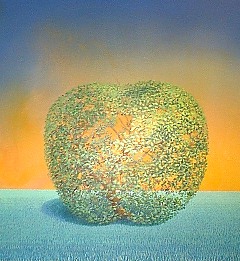 la pomme avant le coup de dent.