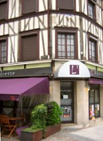 La jolie faade de l'Adresse, bar et restaurant  Beauvais, Oise 